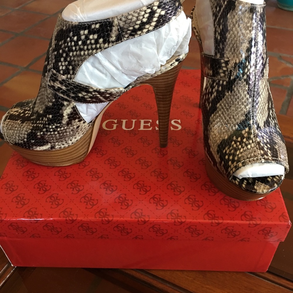 Brand new Guess high heels